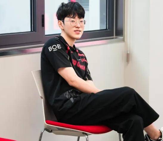 Scout在RNG比赛中重要助攻，夺冠引发热议！