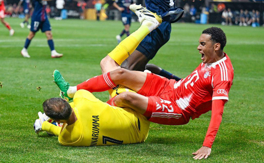 穆古鲁扎爆冷击败拜仁，出色防守引爆全场！的简单介绍