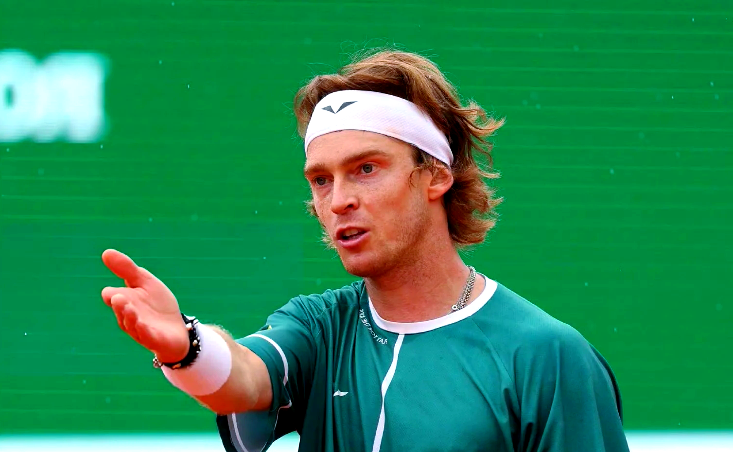 费德勒连续五场比赛得分超过连败，美国队挑战极限！的简单介绍